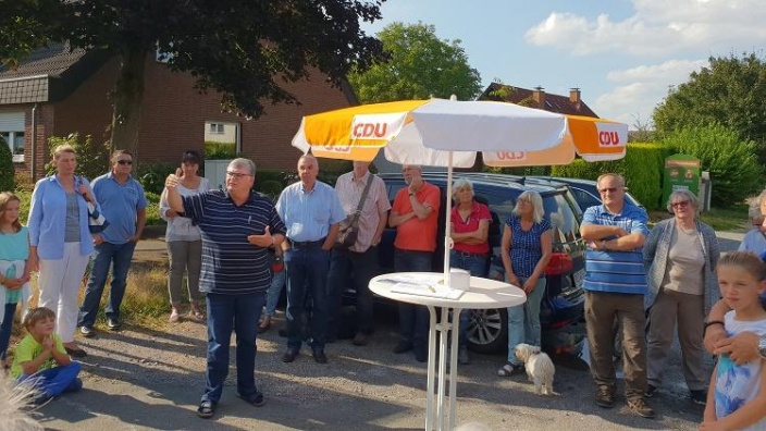 Infostand "Raserei auf dem Ostcharweg"